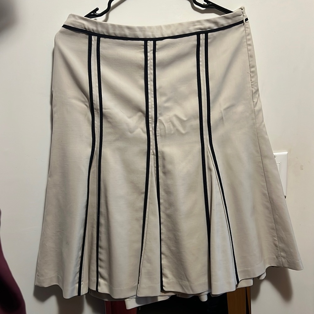 Ann Taylor Loft beautiful skirt